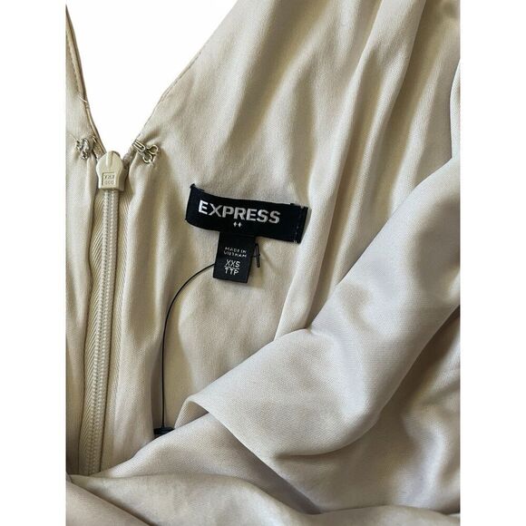 NWOT EXPRESS Women’sSatin Flutter Sleeve Culotte Jumpsuit Champagne Color Sz XXS - Picture 6 of 9